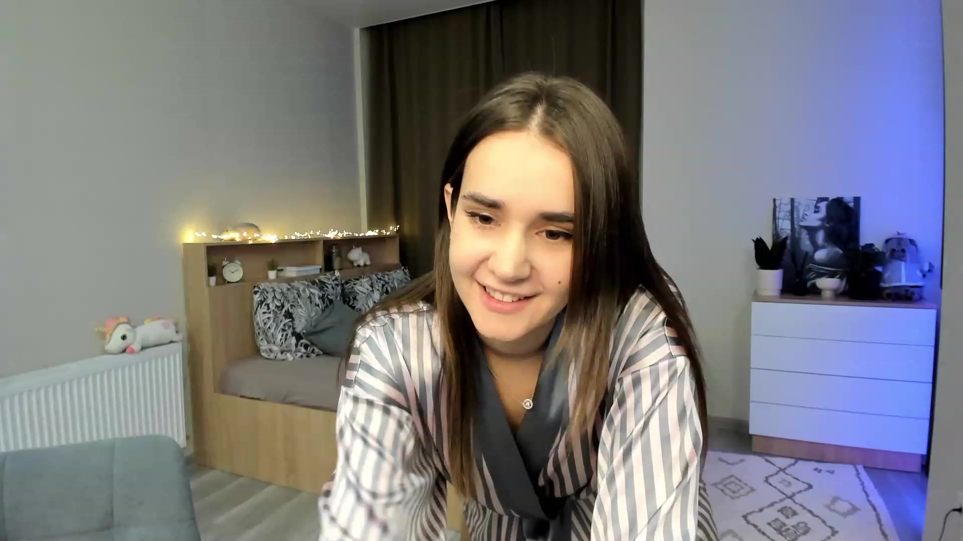 Gallery image thumbnail from Ellies_Smile's myfreecams stream on, 11/21/2023, 14:20 image 13 of 20