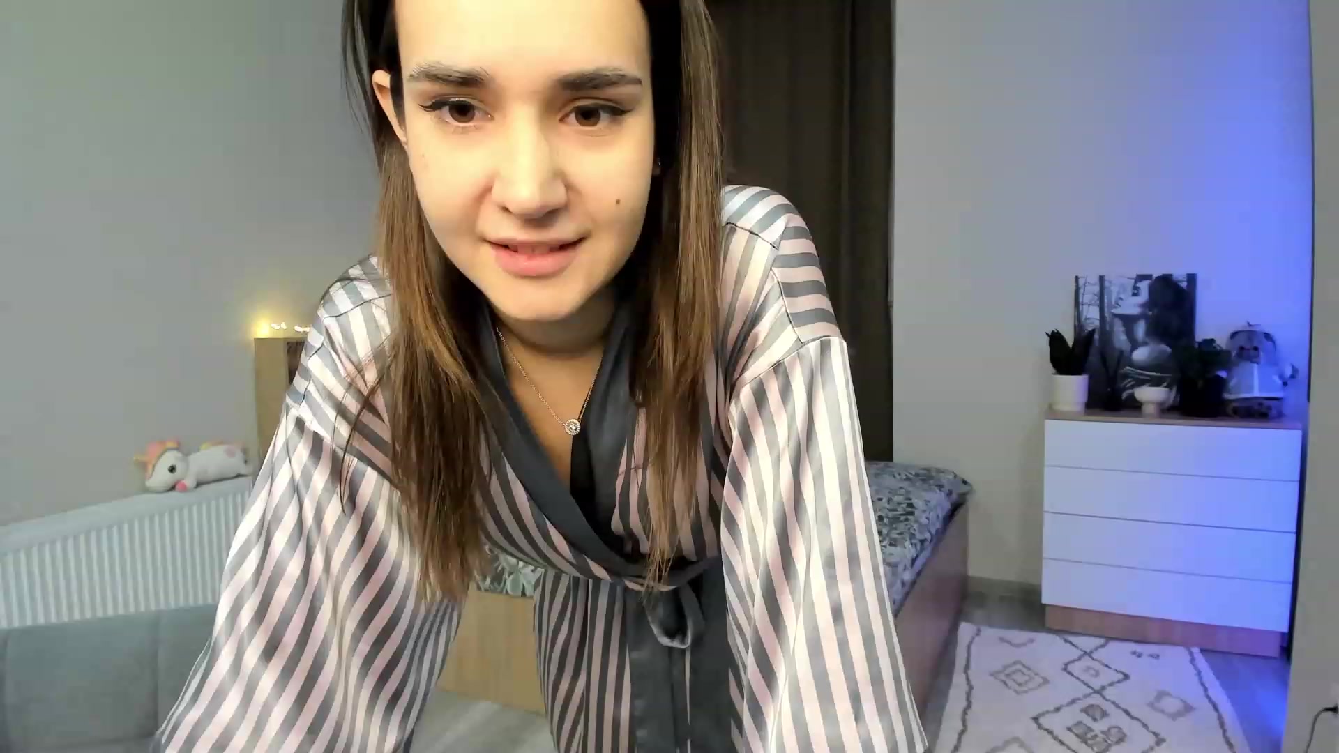 Gallery image thumbnail from Ellies_Smile's myfreecams stream on, 11/21/2023, 14:20 image 10 of 20