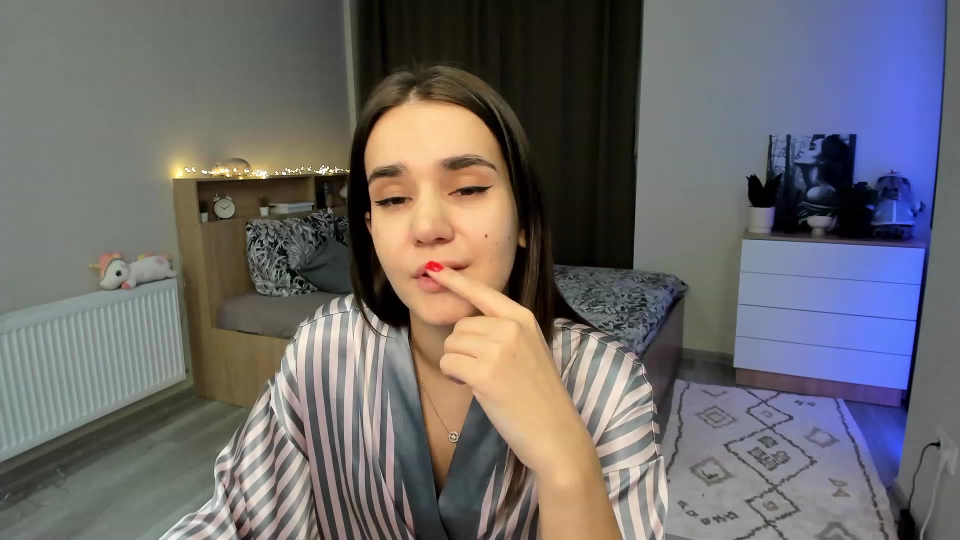 Gallery image thumbnail from Ellies_Smile's myfreecams stream on, 11/21/2023, 14:20 image 4 of 20