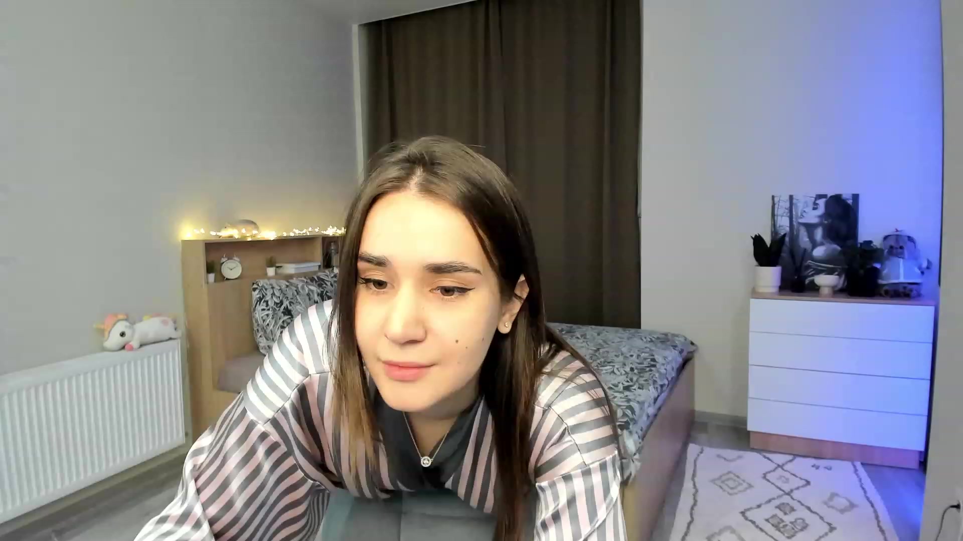 Gallery image thumbnail from Ellies_Smile's myfreecams stream on, 11/21/2023, 15:21 image 3 of 20