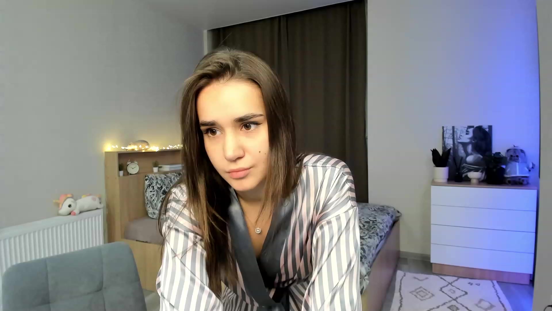 Gallery image thumbnail from Ellies_Smile's myfreecams stream on, 11/21/2023, 15:21 image 11 of 20