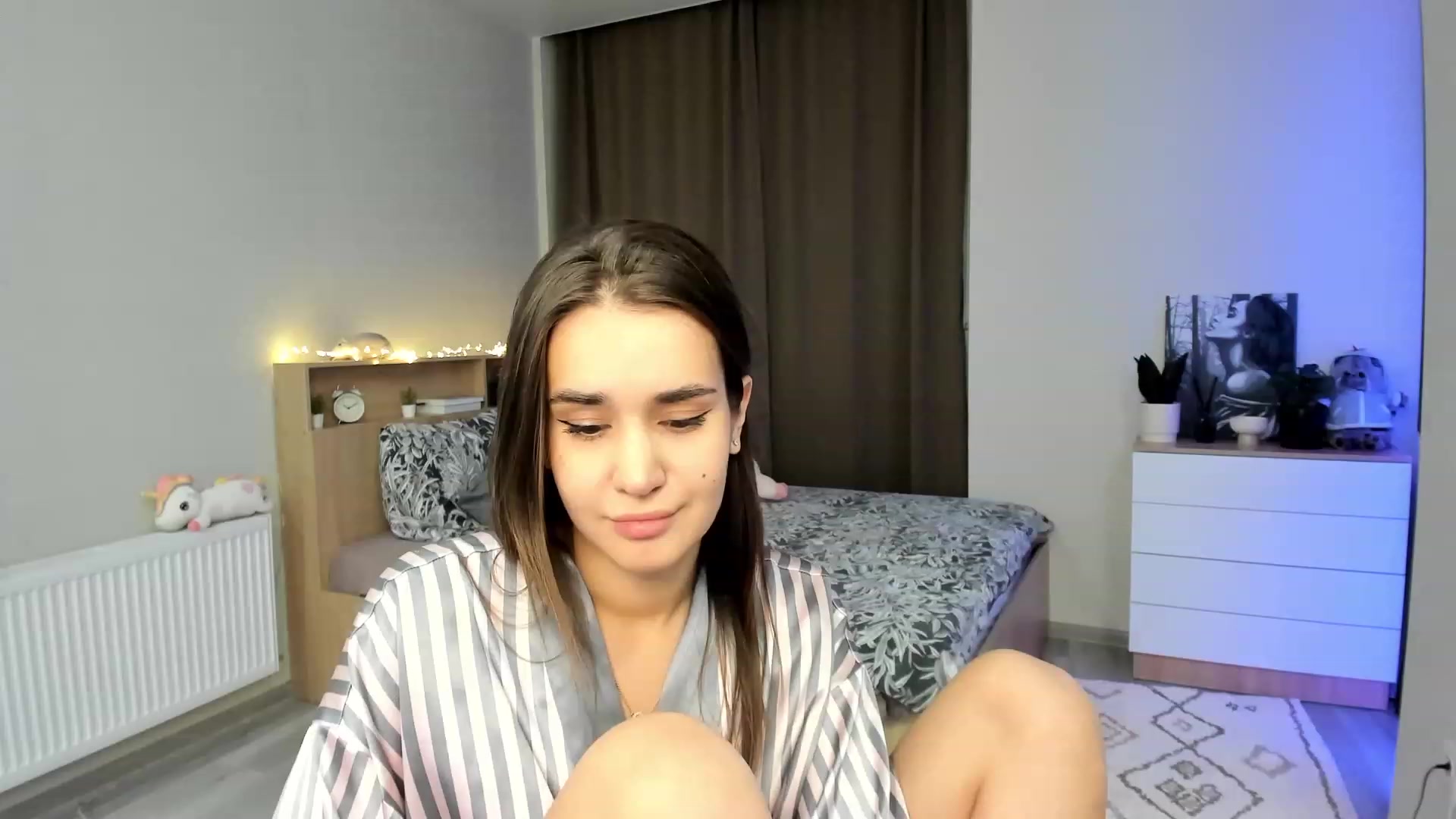 Gallery image thumbnail from Ellies_Smile's myfreecams stream on, 11/21/2023, 15:21 image 7 of 20