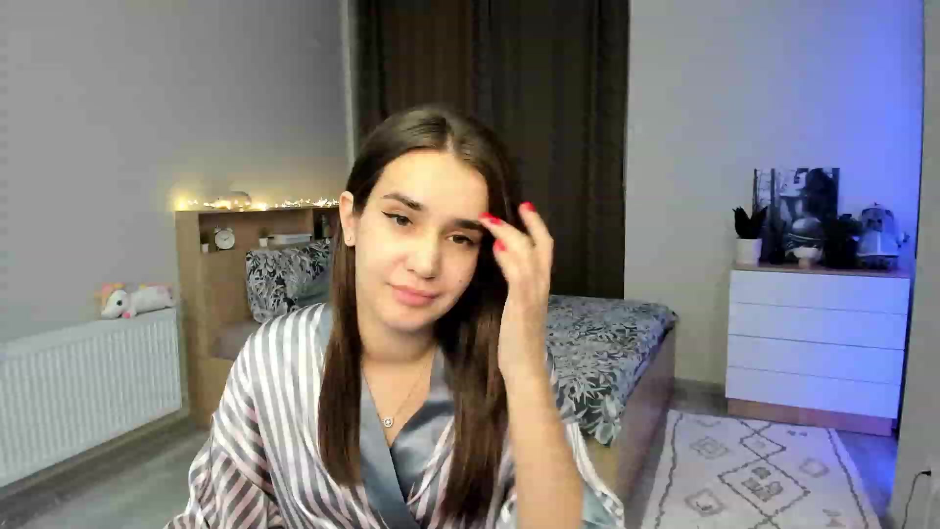 Gallery image thumbnail from Ellies_Smile's myfreecams stream on, 11/21/2023, 15:21 image 15 of 20