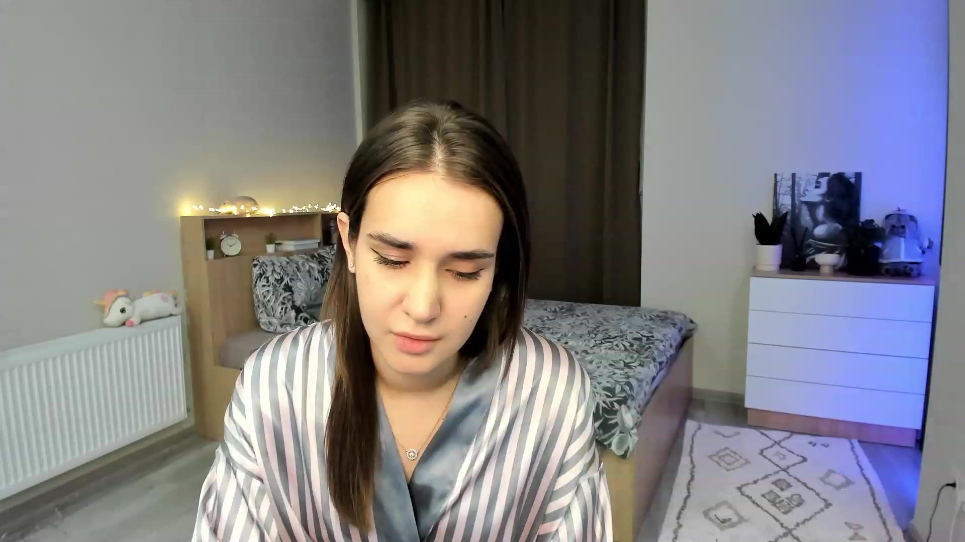 Gallery image thumbnail from Ellies_Smile's myfreecams stream on, 11/21/2023, 15:21 image 16 of 20