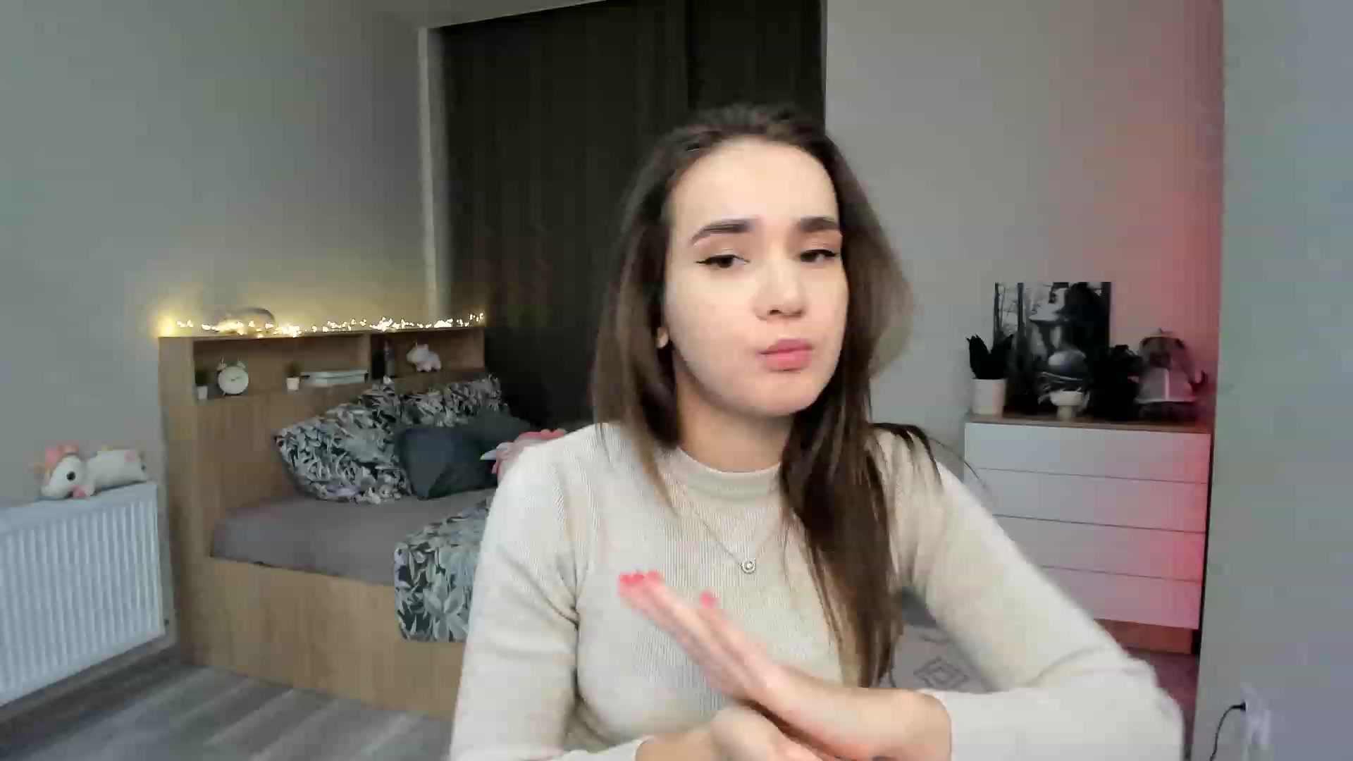 Gallery image thumbnail from Ellies_Smile's myfreecams stream on, 11/22/2023, 16:38 image 7 of 20