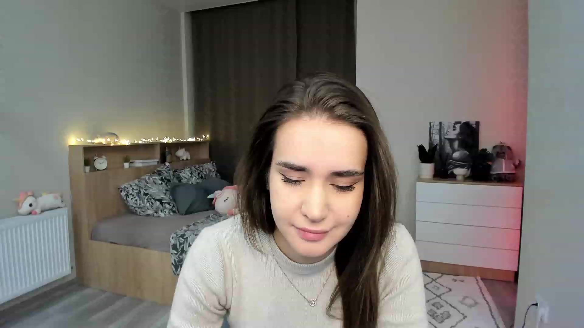 Gallery image thumbnail from Ellies_Smile's myfreecams stream on, 11/22/2023, 16:38 image 5 of 20
