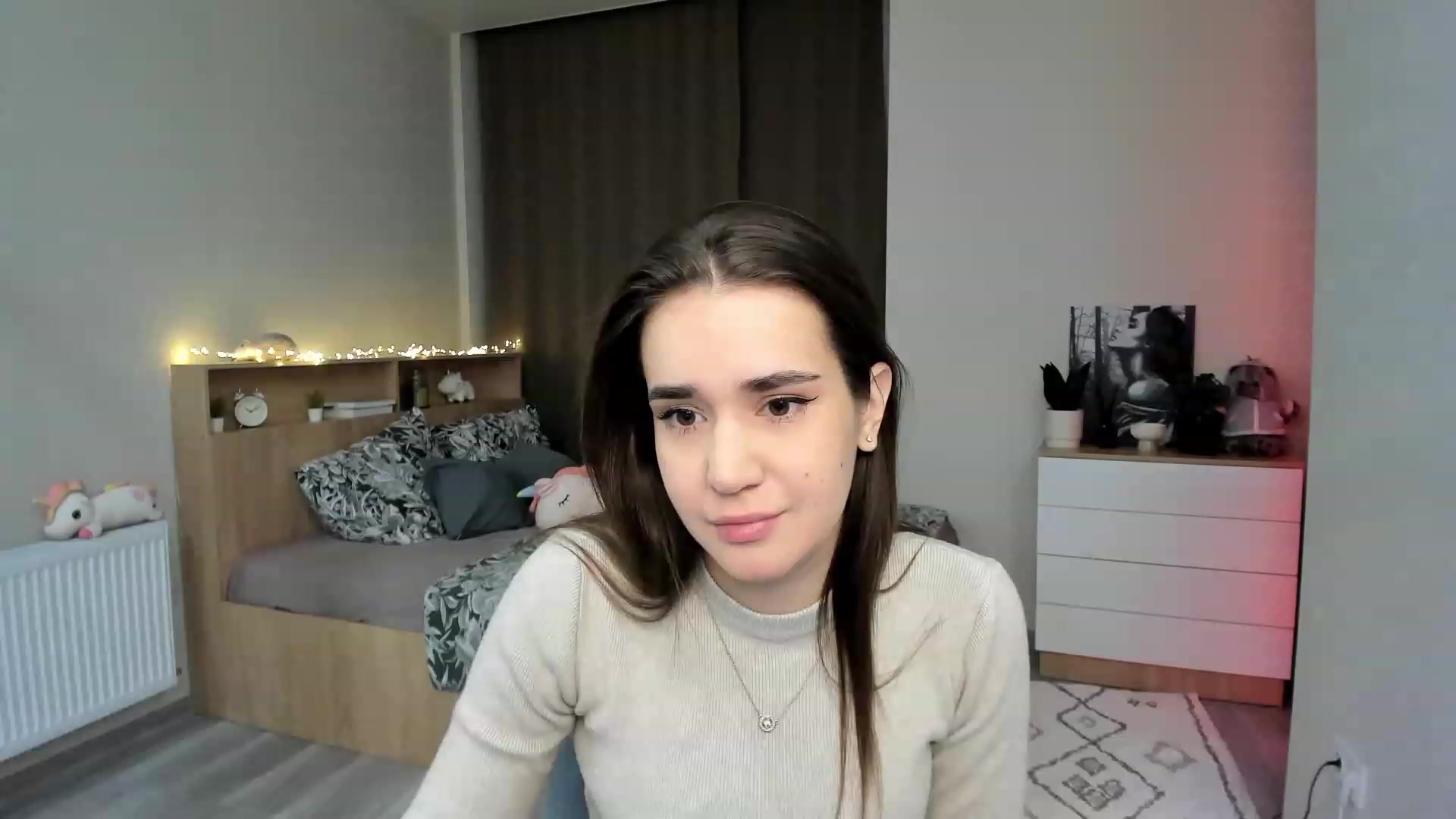 Gallery image thumbnail from Ellies_Smile's myfreecams stream on, 11/22/2023, 16:38 image 11 of 20