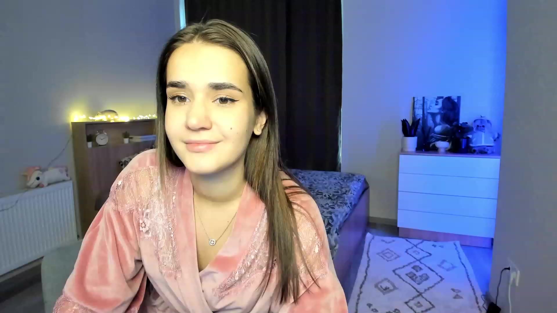 Gallery image thumbnail from Ellies_Smile's myfreecams stream on, 11/25/2023, 11:44 image 1 of 20
