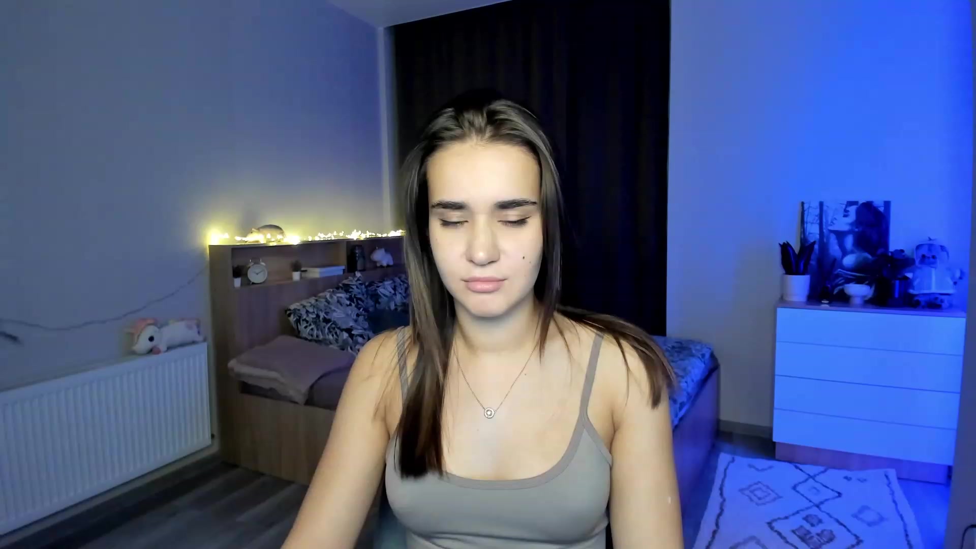 Gallery image thumbnail from Ellies_Smile's myfreecams stream on, 11/30/2023, 15:09 image 6 of 20