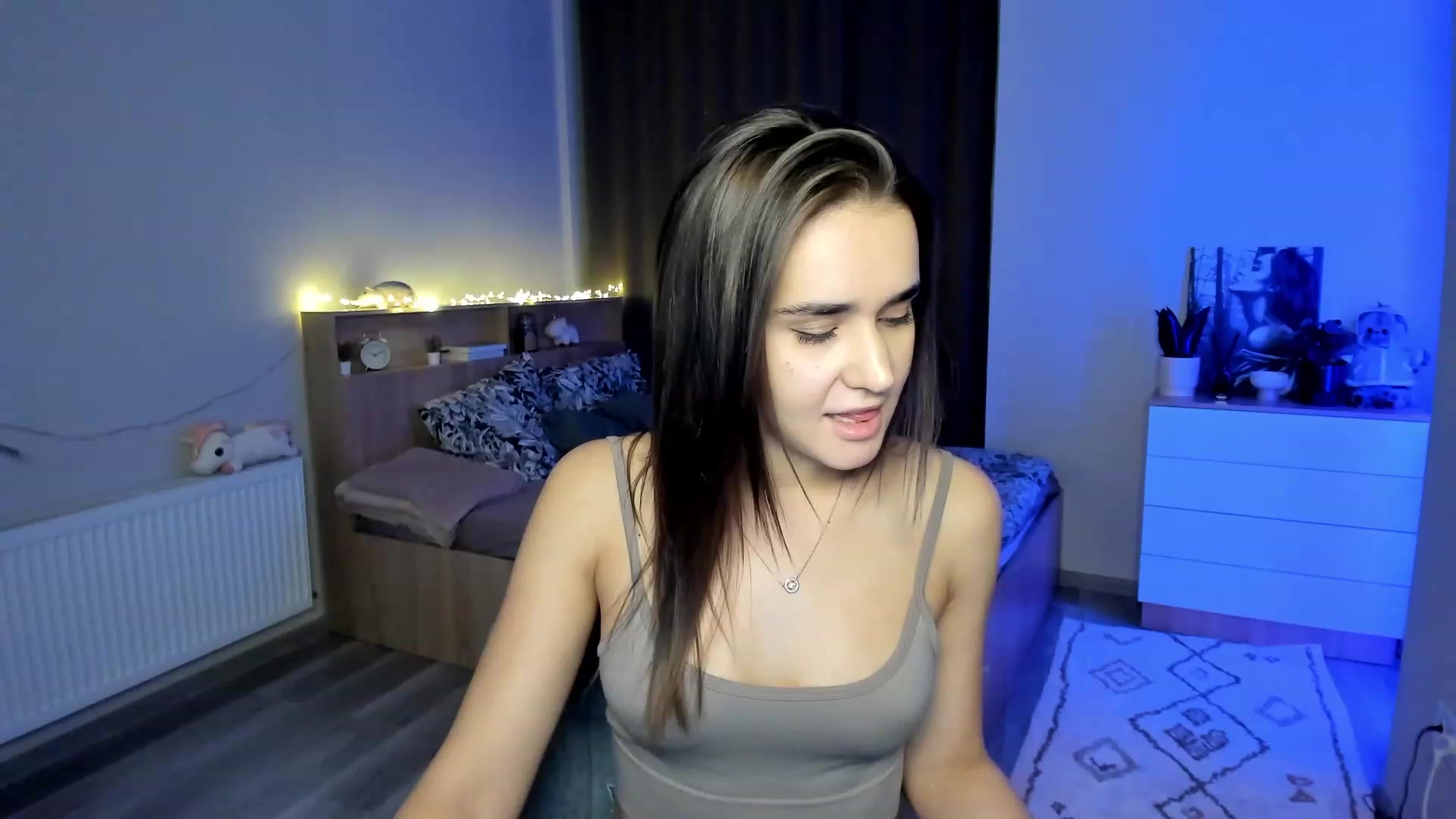 Gallery image thumbnail from Ellies_Smile's myfreecams stream on, 11/30/2023, 15:09 image 17 of 20