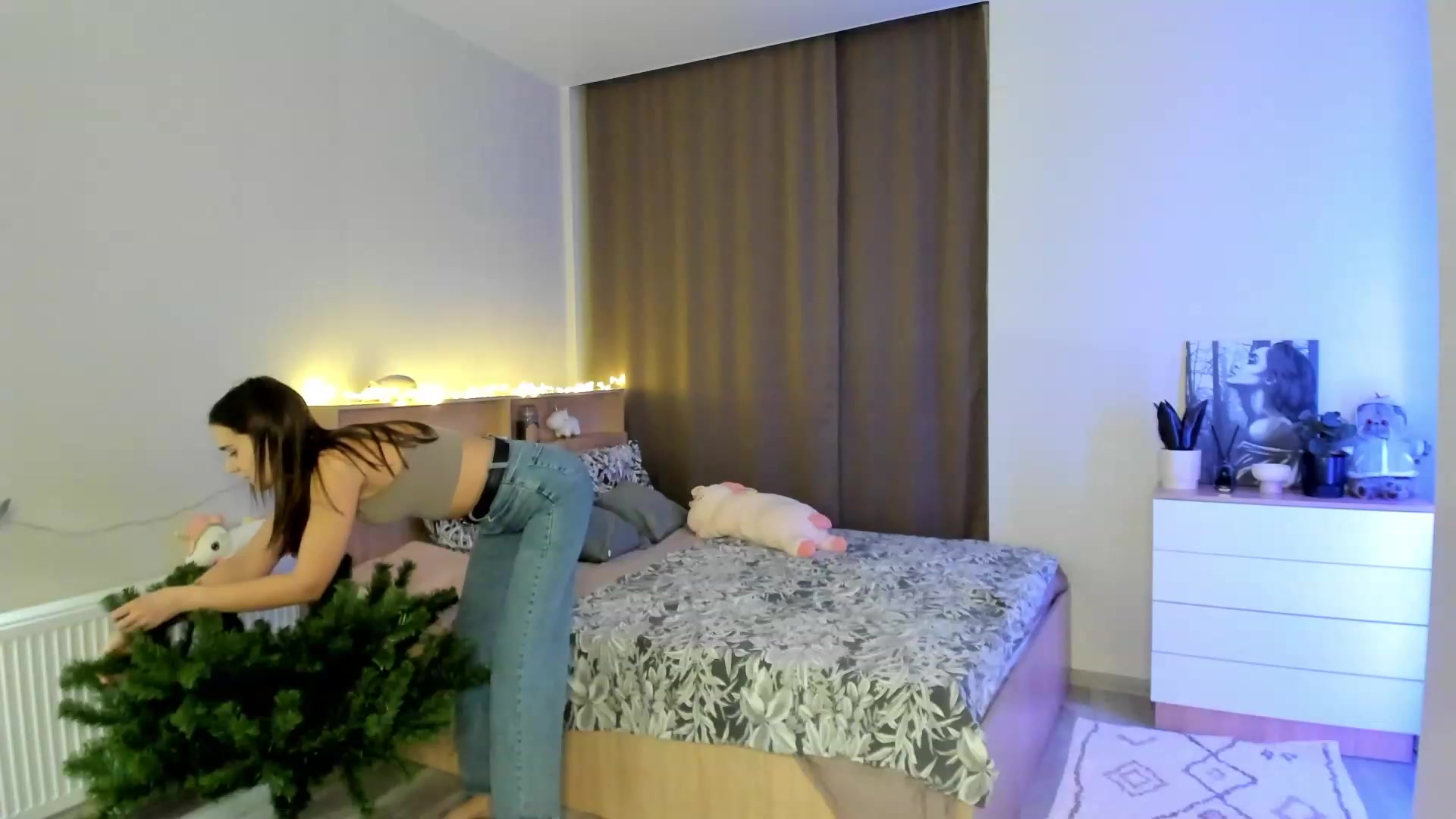 Gallery image thumbnail from Ellies_Smile's myfreecams stream on, 11/30/2023, 19:57 image 3 of 20