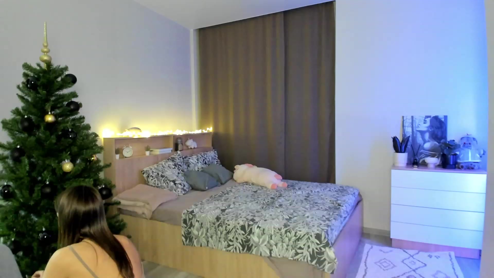 Gallery image thumbnail from Ellies_Smile's myfreecams stream on, 11/30/2023, 19:57 image 14 of 20