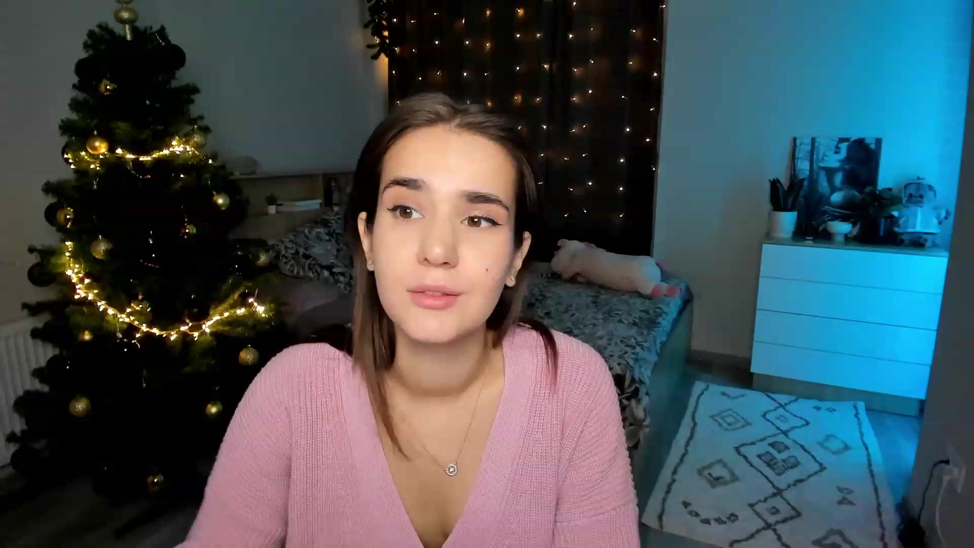 Gallery image thumbnail from Ellies_Smile's myfreecams stream on, 12/01/2023, 13:39 image 4 of 20