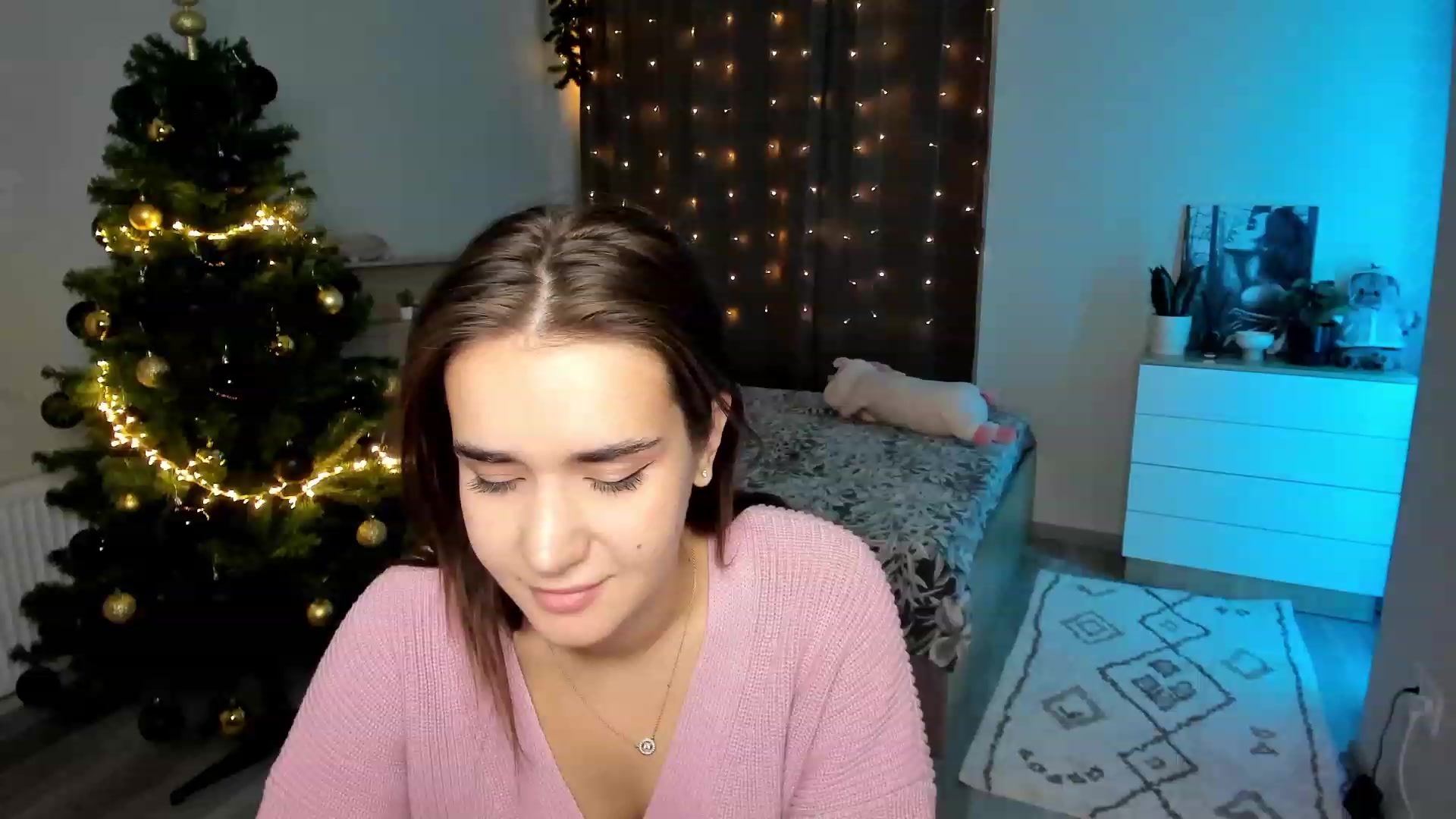 Gallery image thumbnail from Ellies_Smile's myfreecams stream on, 12/01/2023, 13:39 image 6 of 20