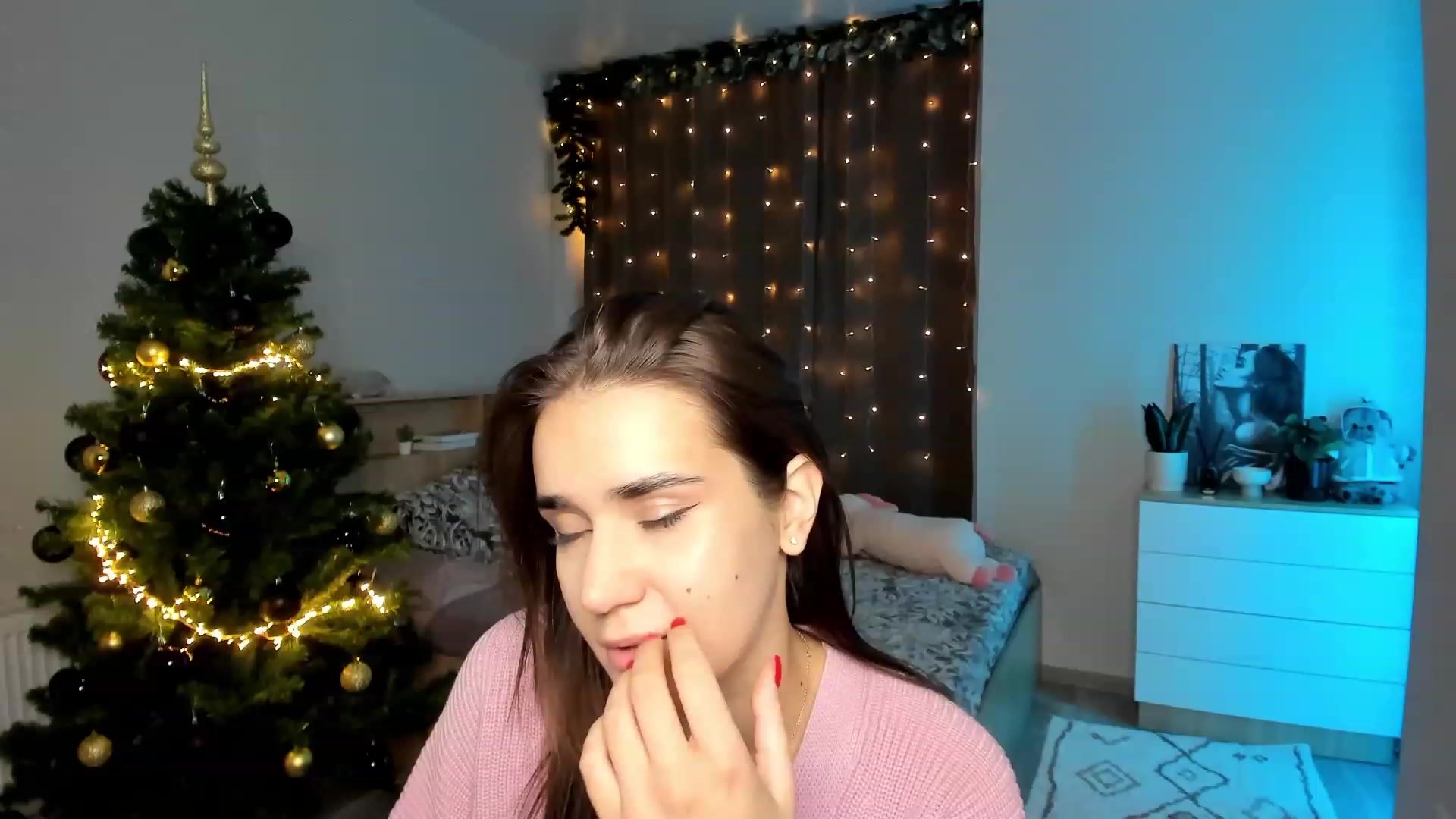 Gallery image thumbnail from Ellies_Smile's myfreecams stream on, 12/01/2023, 13:39 image 18 of 20