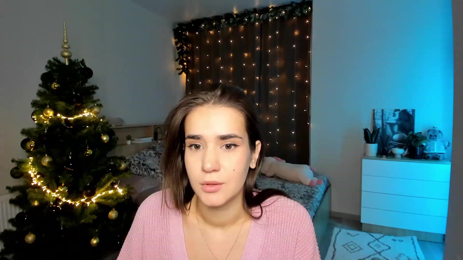 Gallery image thumbnail from Ellies_Smile's myfreecams stream on, 12/01/2023, 13:39 image 17 of 20