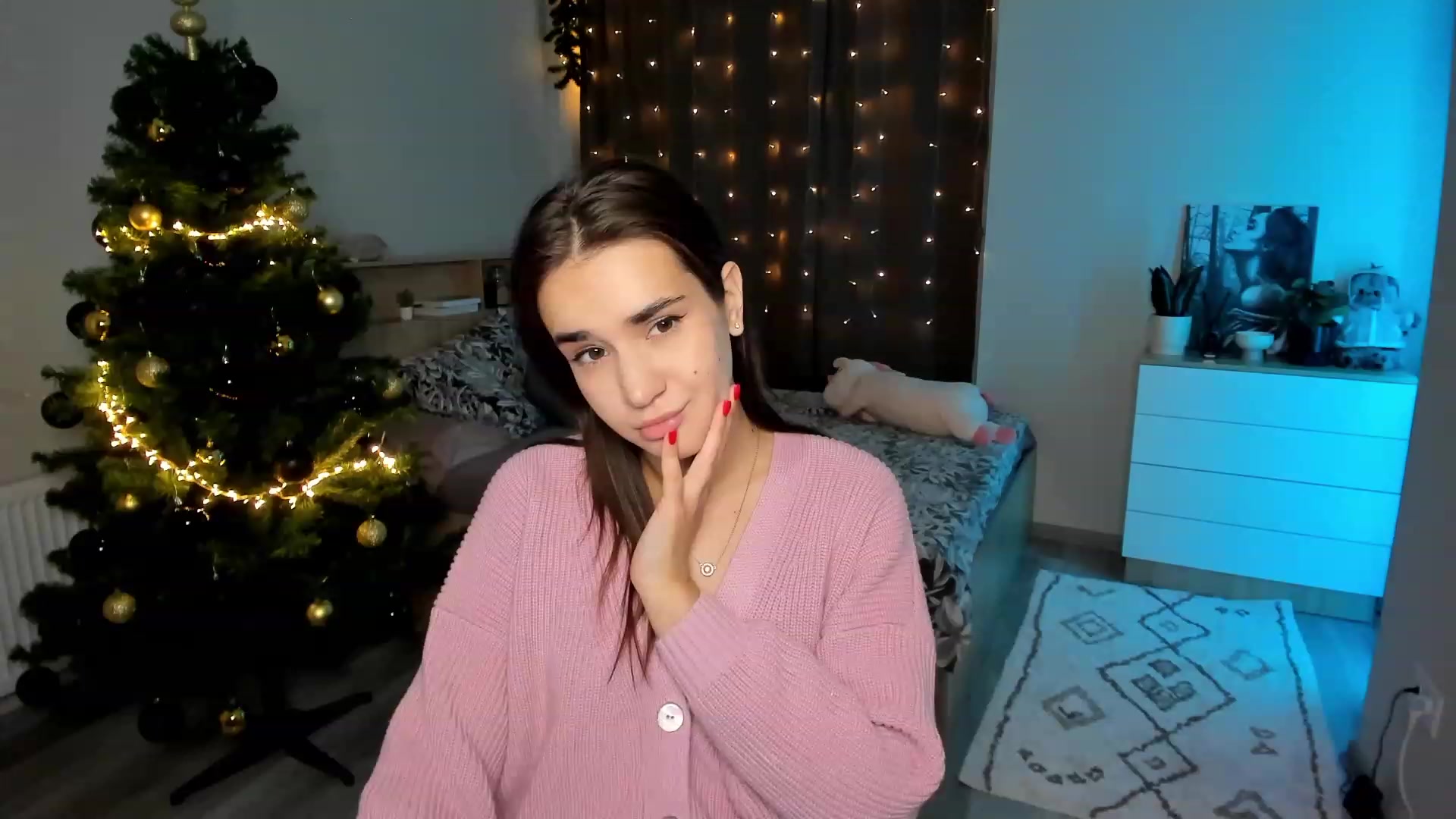 Gallery image thumbnail from Ellies_Smile's myfreecams stream on, 12/01/2023, 13:39 image 8 of 20