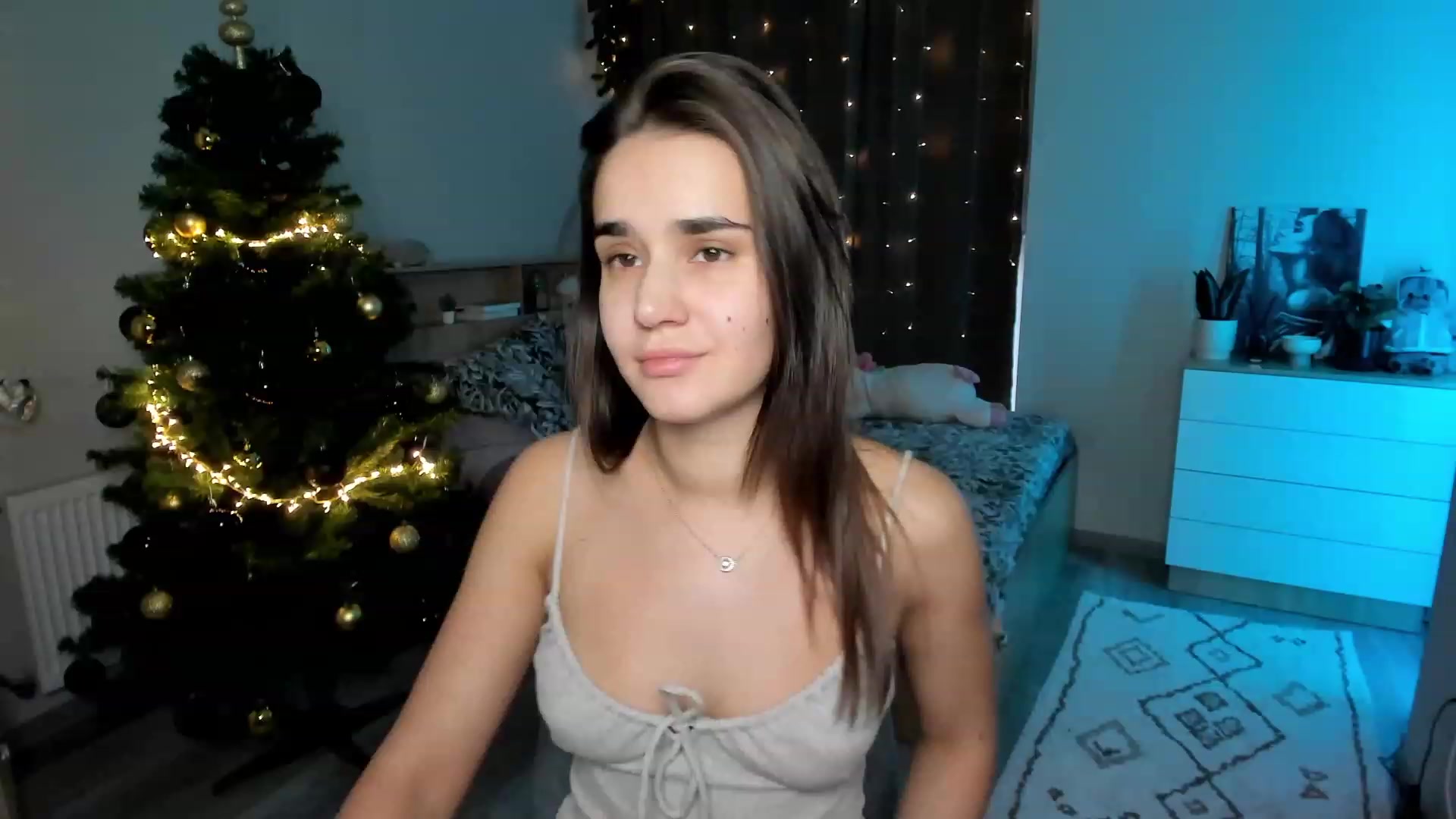 Gallery image thumbnail from Ellies_Smile's myfreecams stream on, 12/04/2023, 11:40 image 11 of 20
