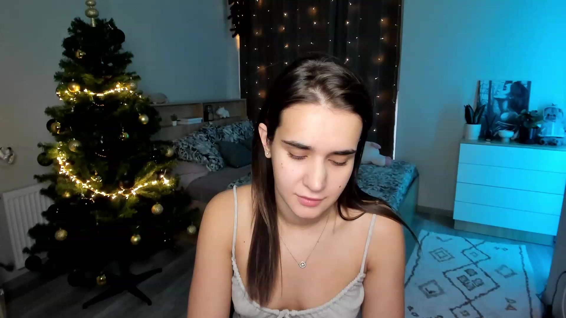 Gallery image thumbnail from Ellies_Smile's myfreecams stream on, 12/04/2023, 11:40 image 18 of 20