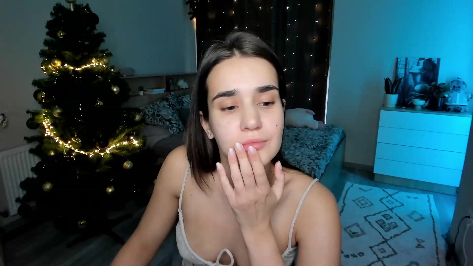 Gallery image thumbnail from Ellies_Smile's myfreecams stream on, 12/04/2023, 11:40 image 6 of 20