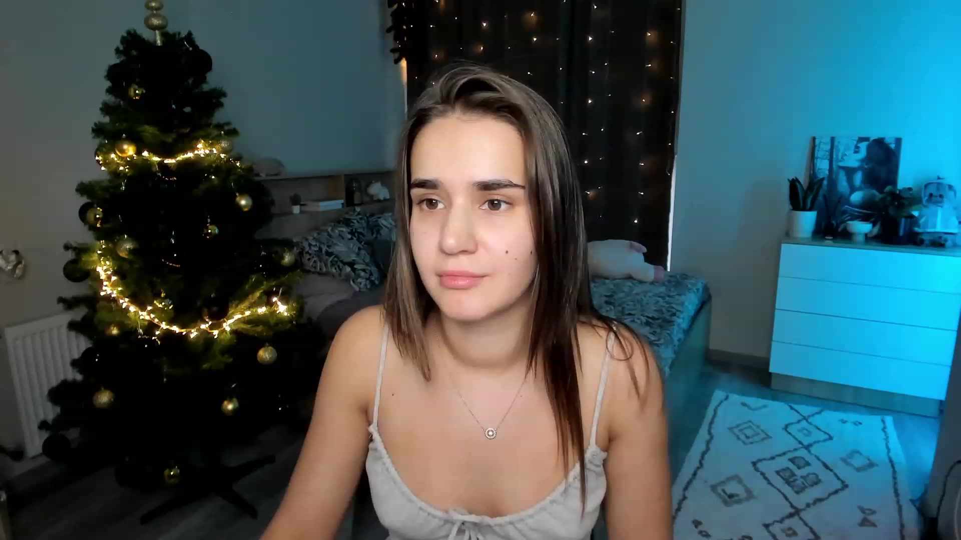 Gallery image thumbnail from Ellies_Smile's myfreecams stream on, 12/04/2023, 11:40 image 15 of 20