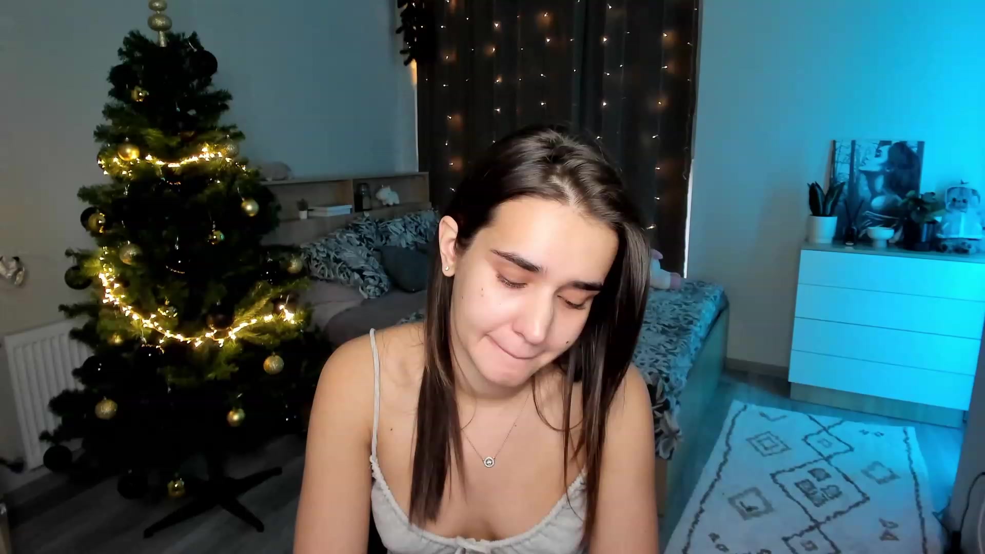 Gallery image thumbnail from Ellies_Smile's myfreecams stream on, 12/04/2023, 11:40 image 16 of 20