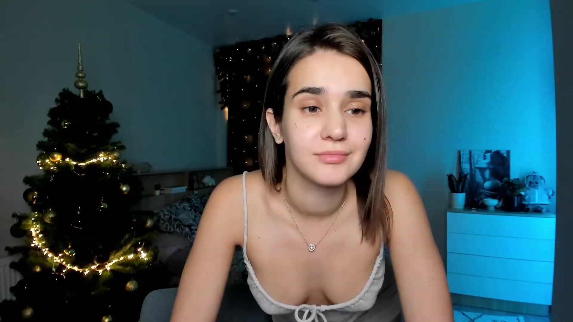 Gallery image thumbnail from Ellies_Smile's myfreecams stream on, 12/04/2023, 13:22 image 5 of 20