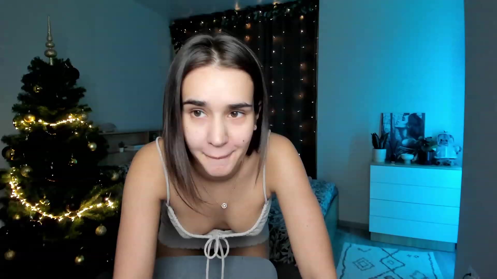Gallery image thumbnail from Ellies_Smile's myfreecams stream on, 12/04/2023, 13:22 image 17 of 20