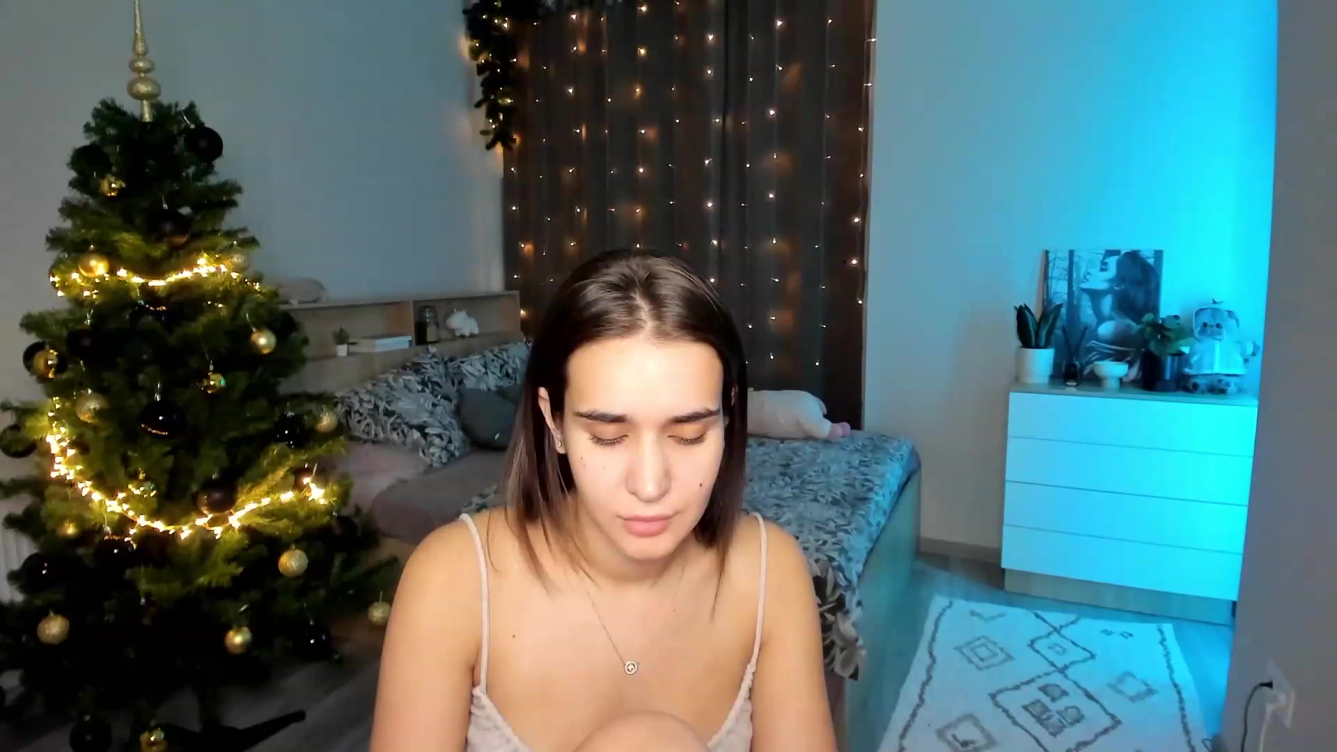 Gallery image thumbnail from Ellies_Smile's myfreecams stream on, 12/04/2023, 13:22 image 12 of 20