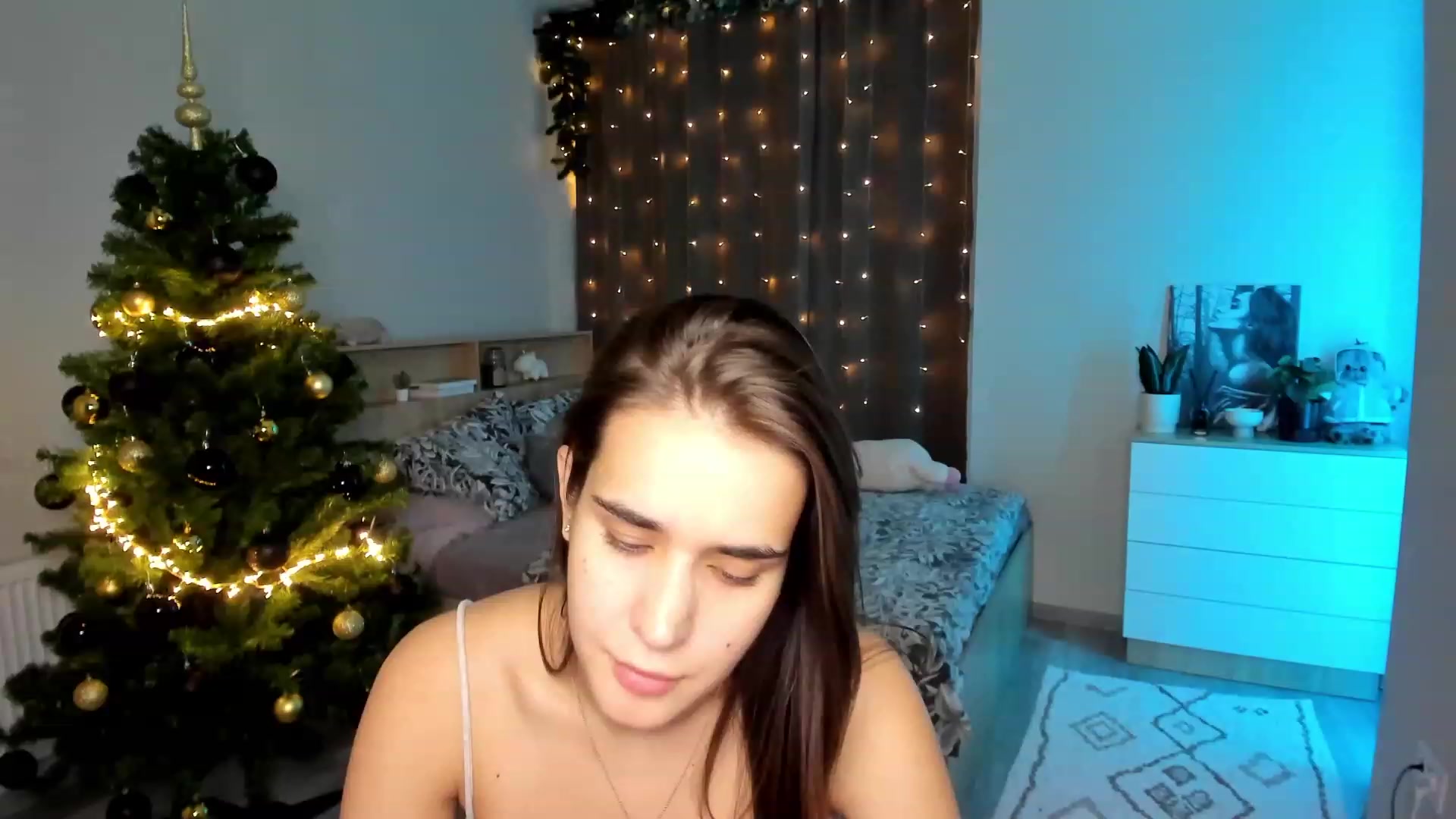 Gallery image thumbnail from Ellies_Smile's myfreecams stream on, 12/04/2023, 13:22 image 1 of 20
