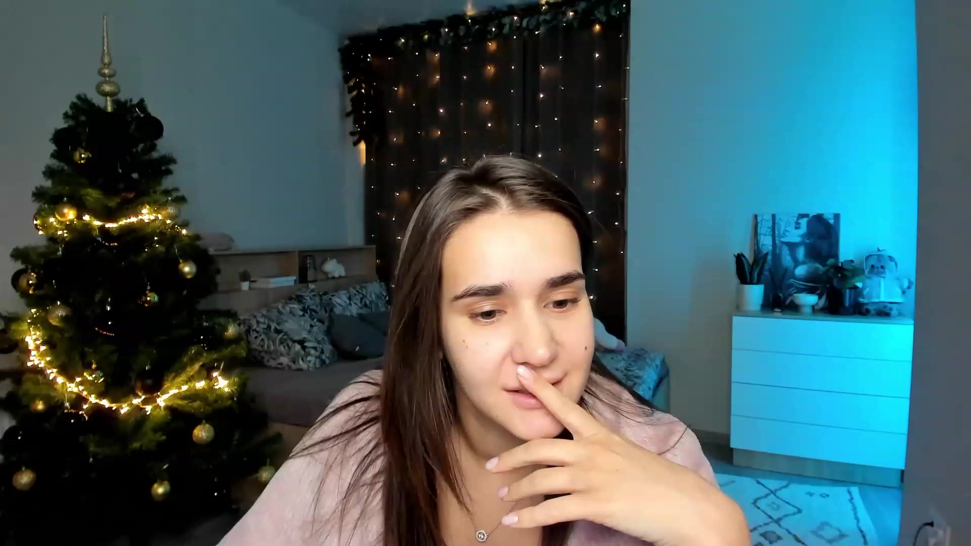 Gallery image thumbnail from Ellies_Smile's myfreecams stream on, 12/04/2023, 14:49 image 2 of 20