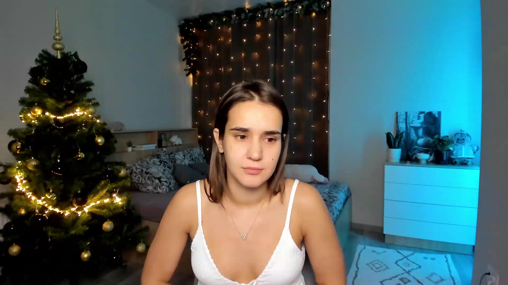 Gallery image thumbnail from Ellies_Smile's myfreecams stream on, 12/04/2023, 14:49 image 15 of 20