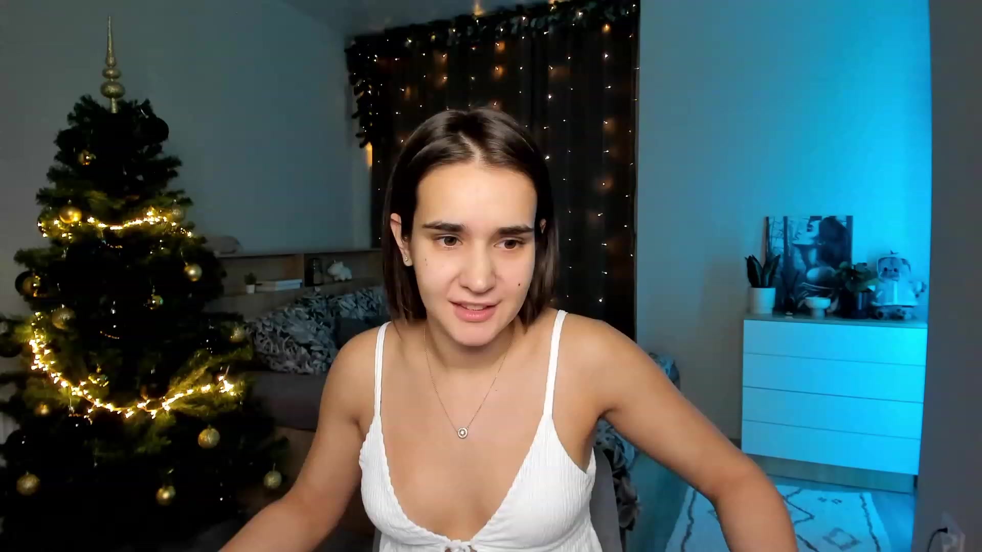 Gallery image thumbnail from Ellies_Smile's myfreecams stream on, 12/04/2023, 14:49 image 13 of 20