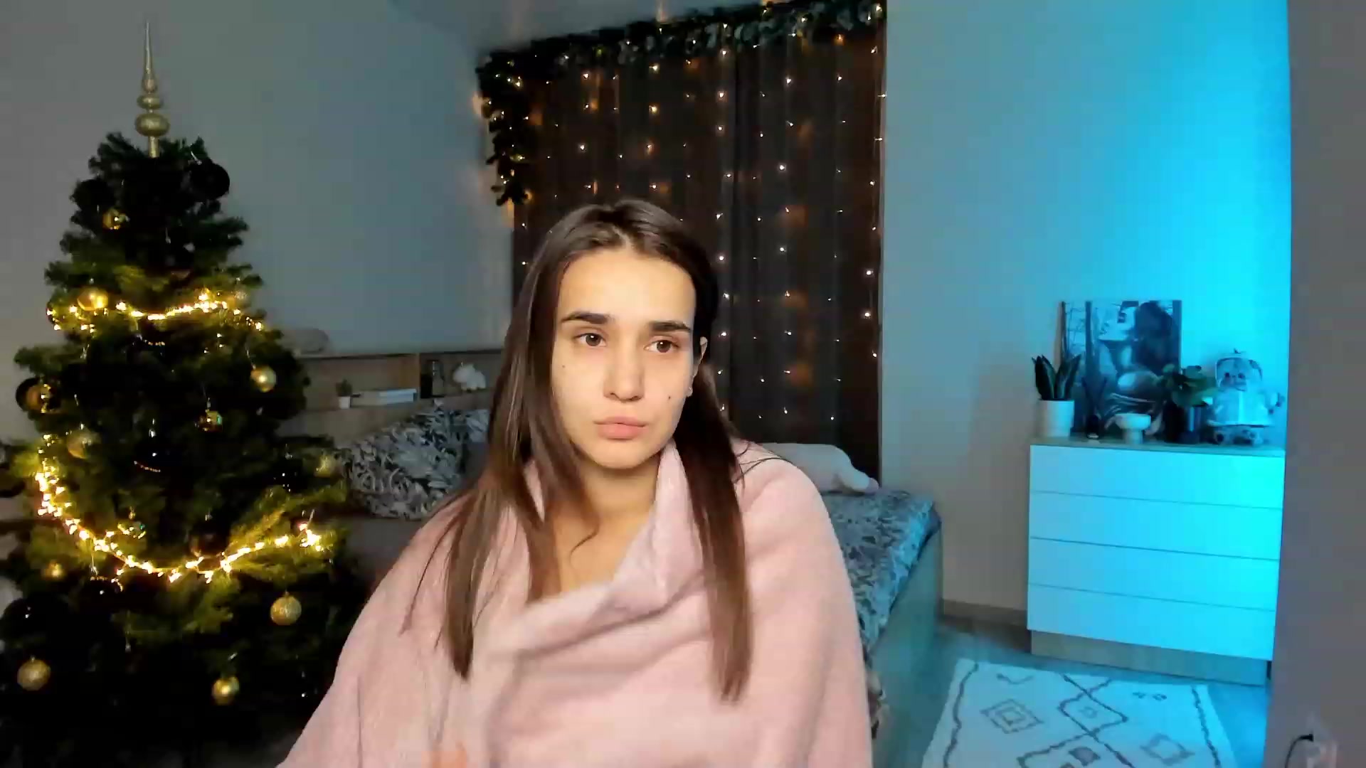 Gallery image thumbnail from Ellies_Smile's myfreecams stream on, 12/04/2023, 14:49 image 1 of 20