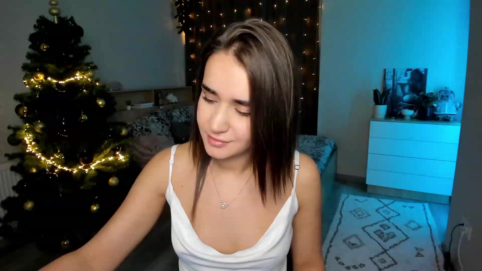 Gallery image thumbnail from Ellies_Smile's myfreecams stream on, 12/05/2023, 14:31 image 17 of 20
