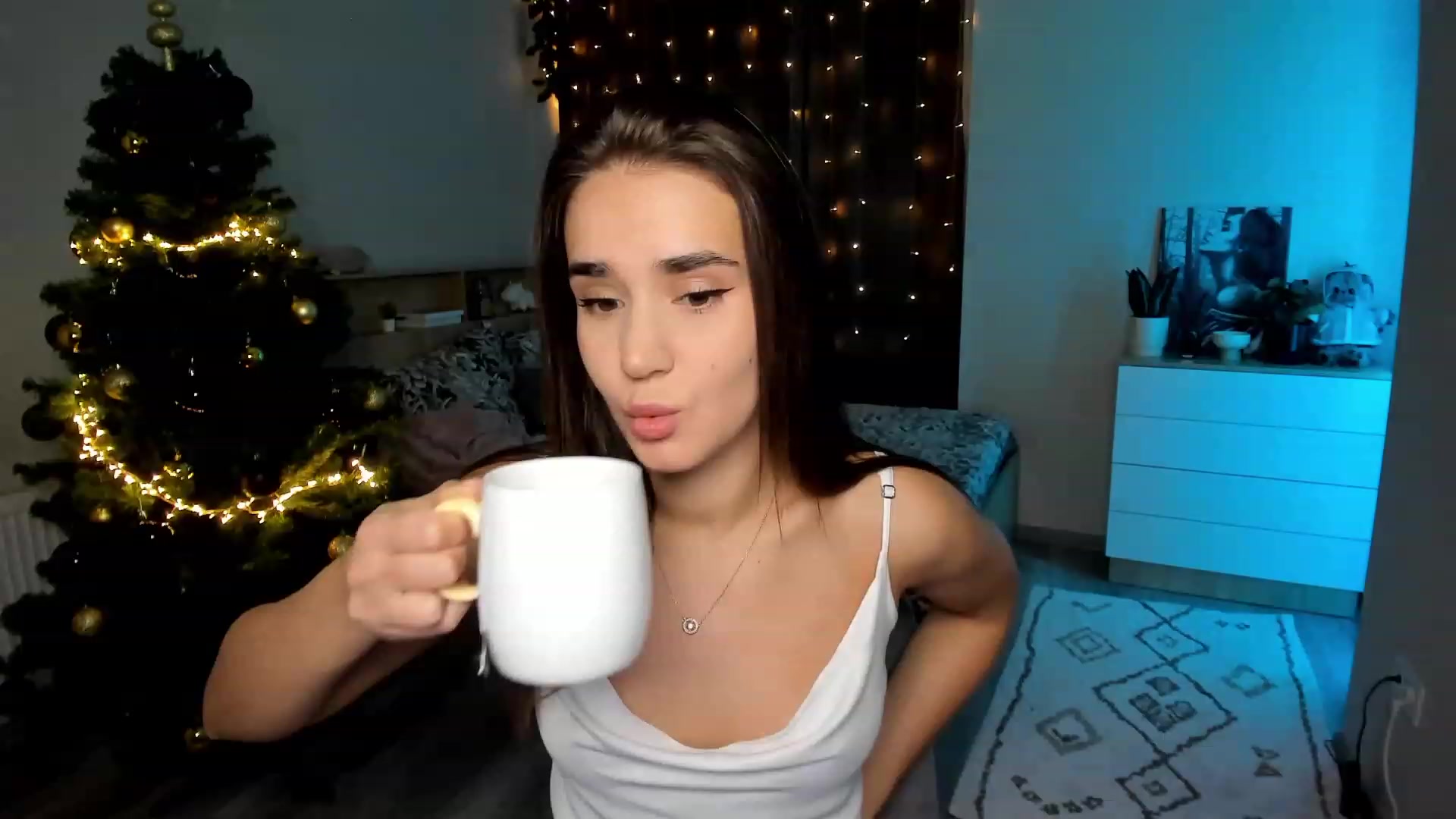 Gallery image thumbnail from Ellies_Smile's myfreecams stream on, 12/05/2023, 14:31 image 20 of 20