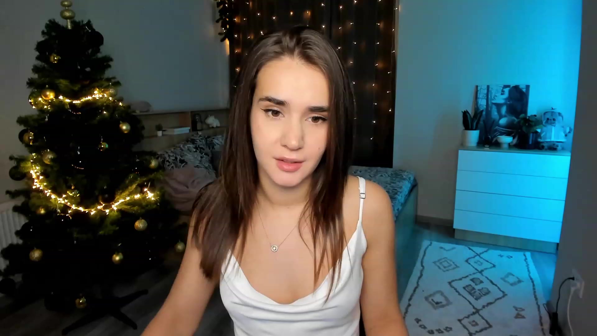 Gallery image thumbnail from Ellies_Smile's myfreecams stream on, 12/05/2023, 14:31 image 14 of 20