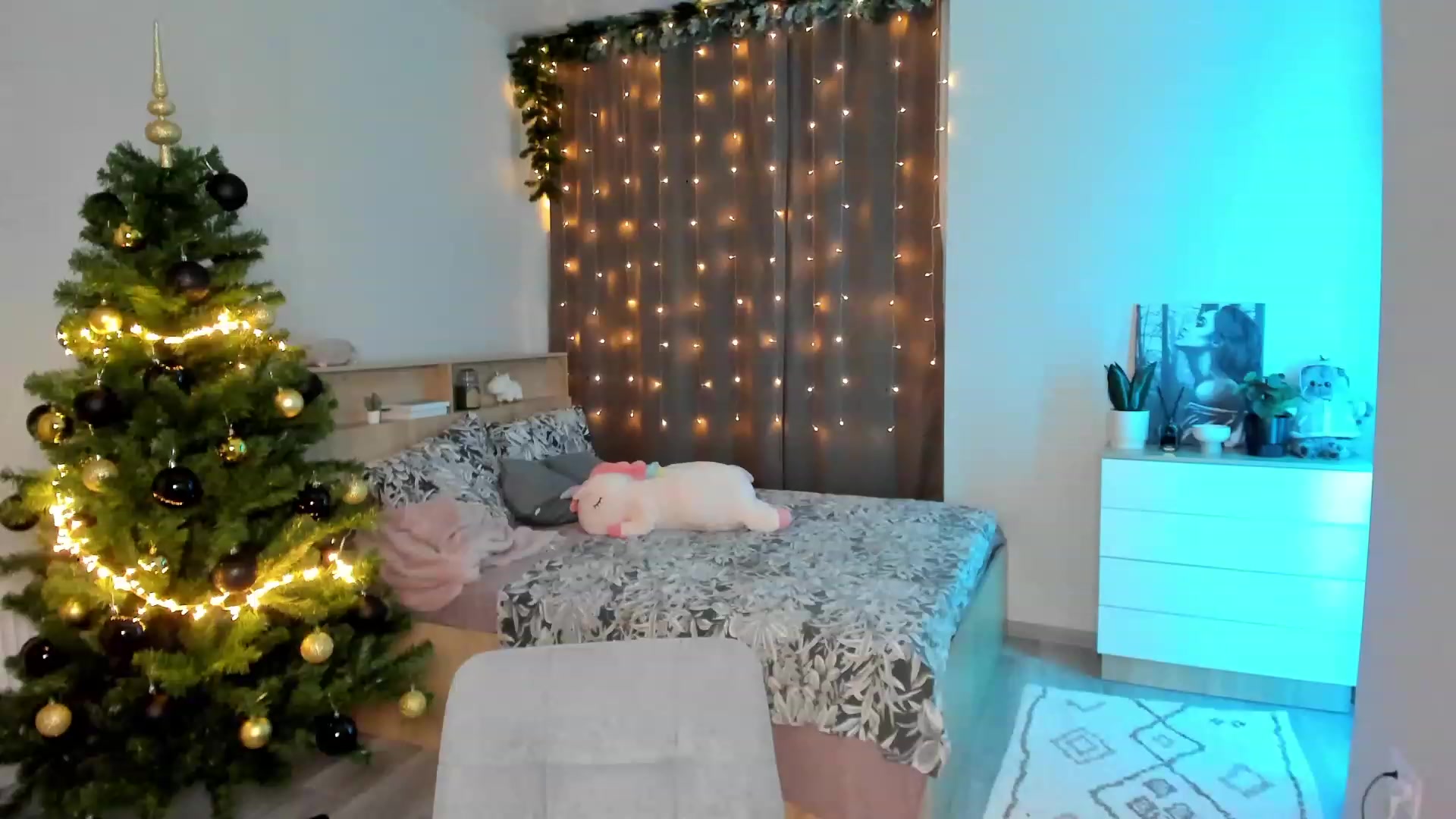 Gallery image thumbnail from Ellies_Smile's myfreecams stream on, 12/05/2023, 14:31 image 11 of 20
