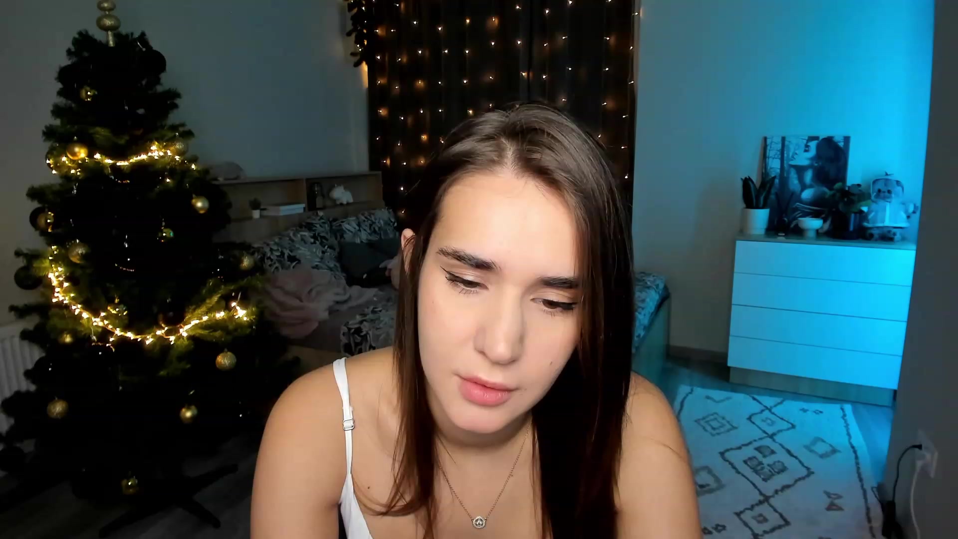 Gallery image thumbnail from Ellies_Smile's myfreecams stream on, 12/05/2023, 14:54 image 3 of 20