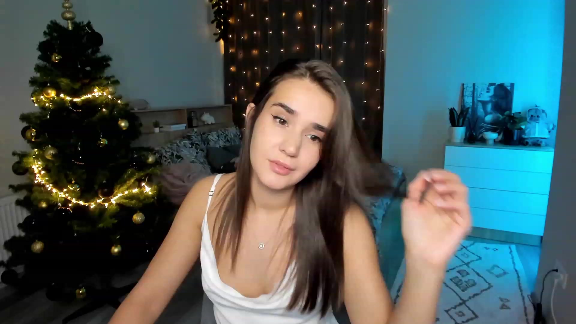 Gallery image thumbnail from Ellies_Smile's myfreecams stream on, 12/05/2023, 14:54 image 9 of 20