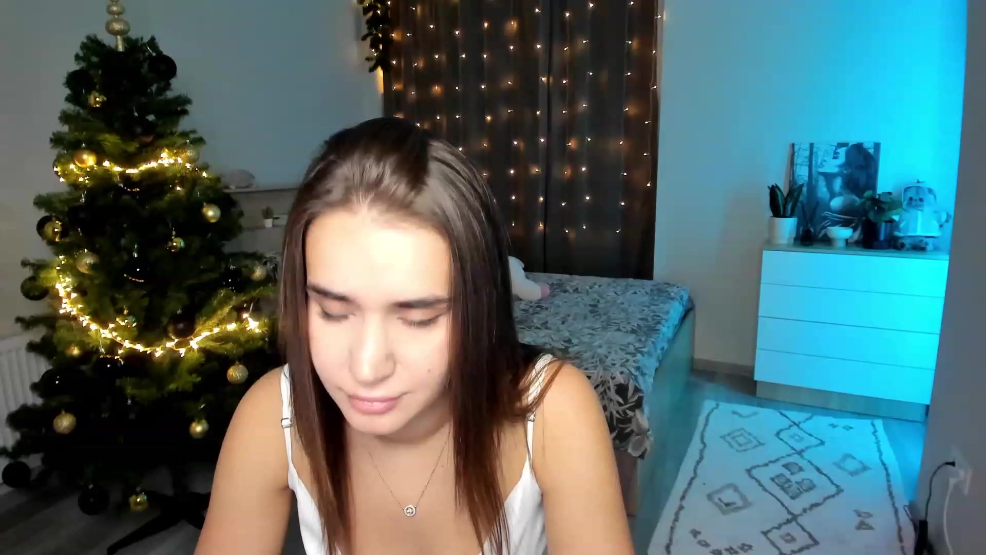 Gallery image thumbnail from Ellies_Smile's myfreecams stream on, 12/05/2023, 14:54 image 13 of 20