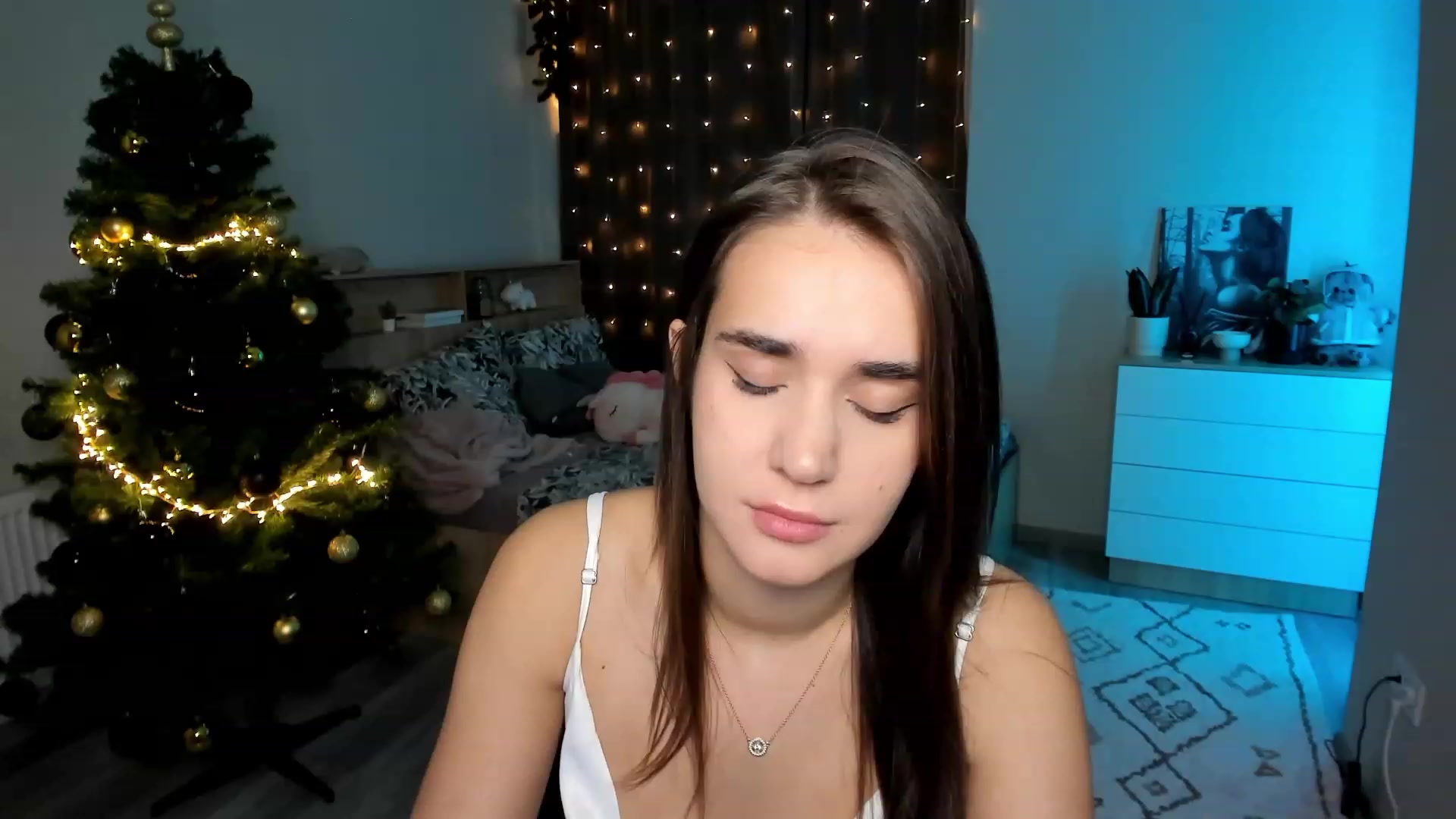 Gallery image thumbnail from Ellies_Smile's myfreecams stream on, 12/05/2023, 14:54 image 5 of 20