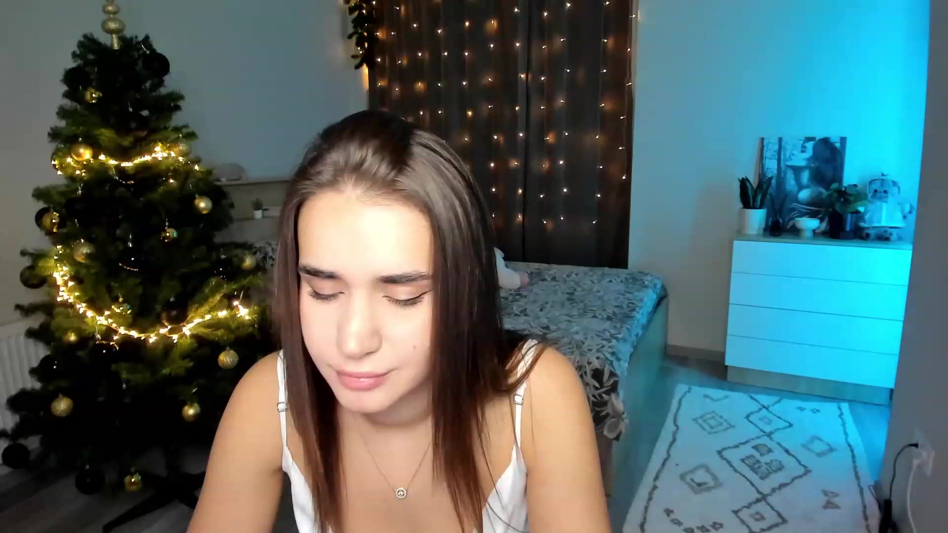 Gallery image thumbnail from Ellies_Smile's myfreecams stream on, 12/05/2023, 14:54 image 12 of 20