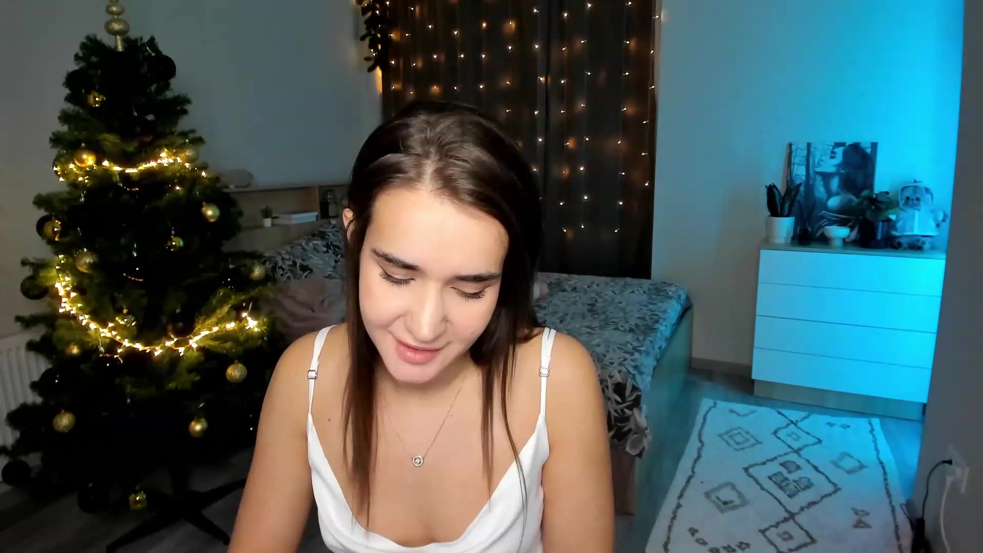 Gallery image thumbnail from Ellies_Smile's myfreecams stream on, 12/05/2023, 14:54 image 16 of 20