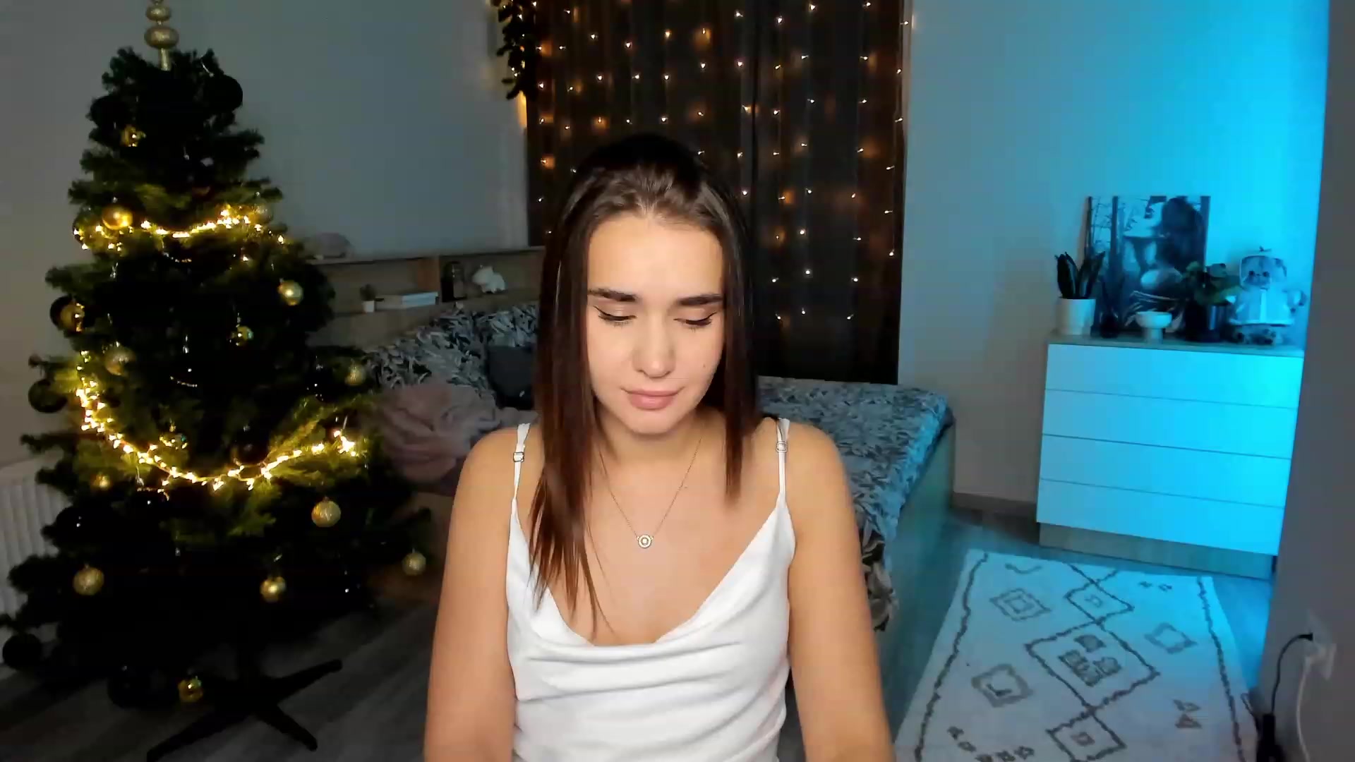 Gallery image thumbnail from Ellies_Smile's myfreecams stream on, 12/05/2023, 14:54 image 14 of 20