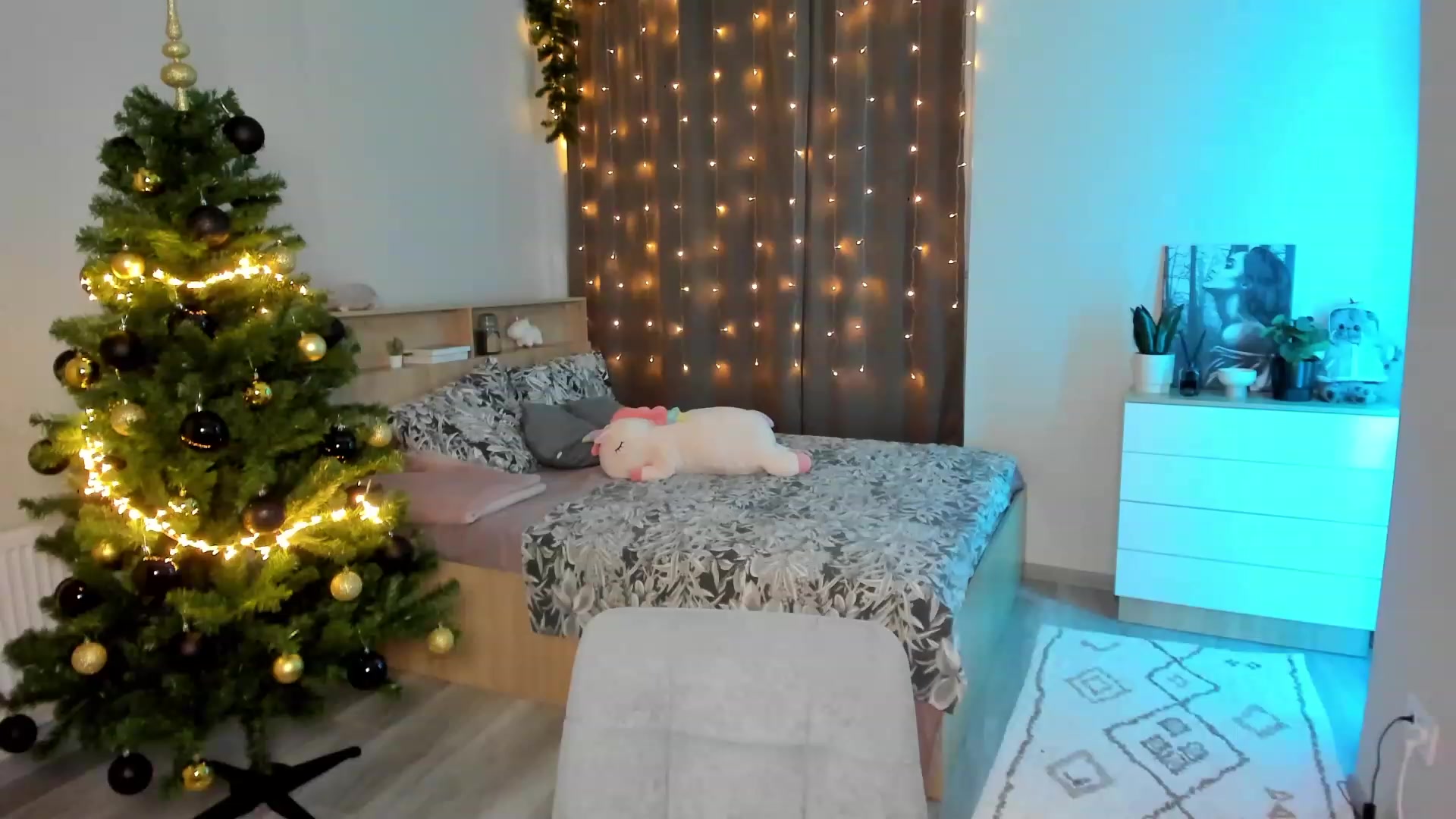 Gallery image thumbnail from Ellies_Smile's myfreecams stream on, 12/05/2023, 15:47 image 10 of 20