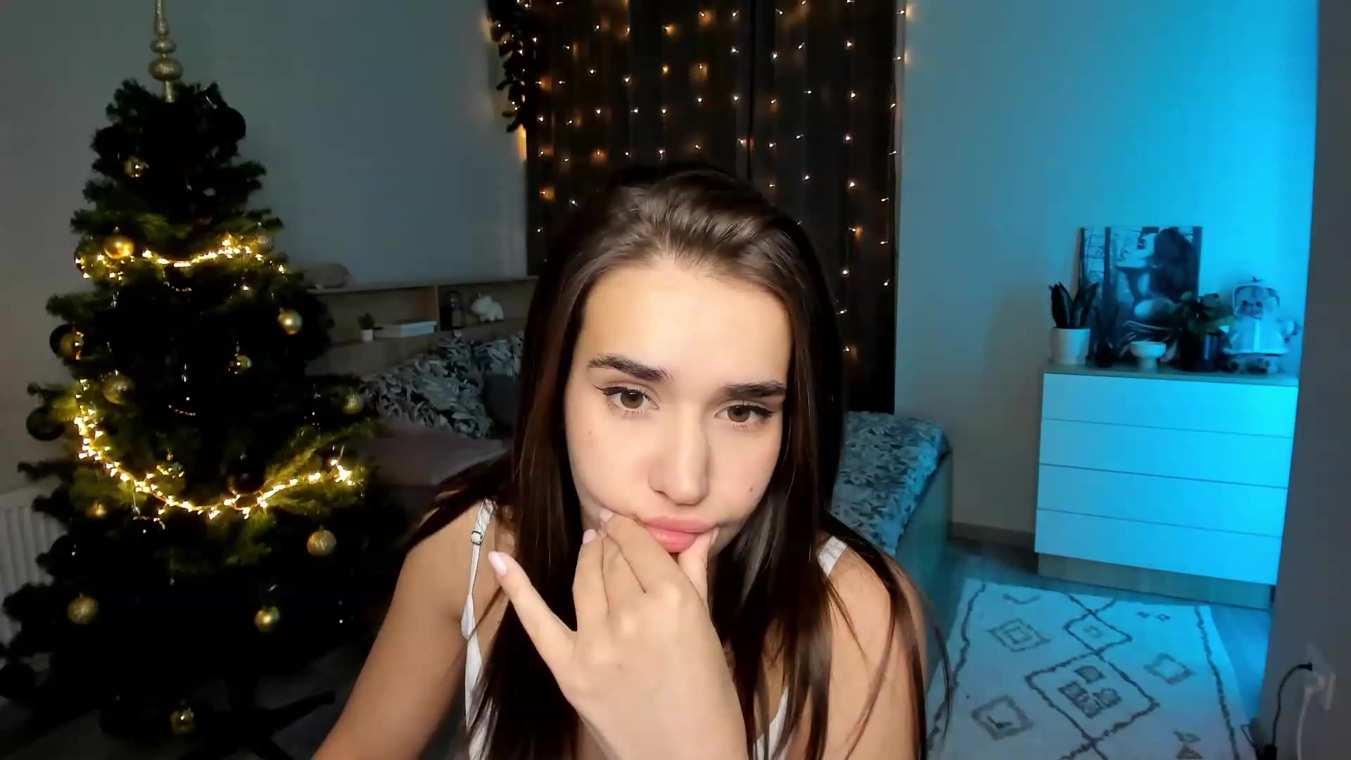 Gallery image thumbnail from Ellies_Smile's myfreecams stream on, 12/05/2023, 15:47 image 9 of 20