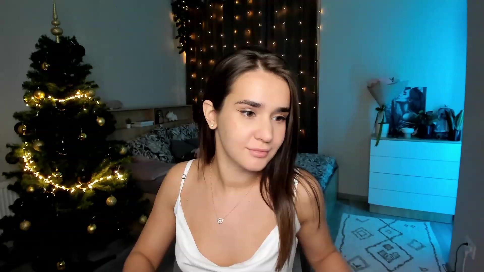 Gallery image thumbnail from Ellies_Smile's myfreecams stream on, 12/05/2023, 15:47 image 19 of 20