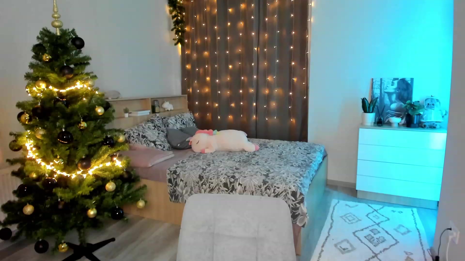 Gallery image thumbnail from Ellies_Smile's myfreecams stream on, 12/05/2023, 15:47 image 12 of 20