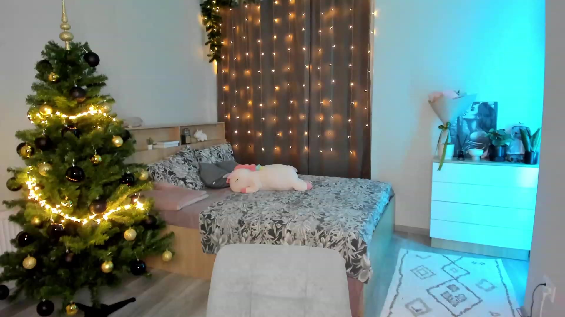 Gallery image thumbnail from Ellies_Smile's myfreecams stream on, 12/05/2023, 16:38 image 3 of 20